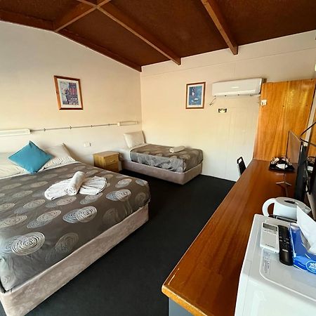 Copper City Motel โคบาร์ ภายนอก รูปภาพ