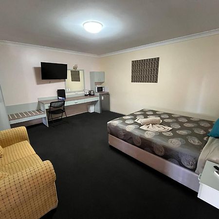 Copper City Motel โคบาร์ ภายนอก รูปภาพ