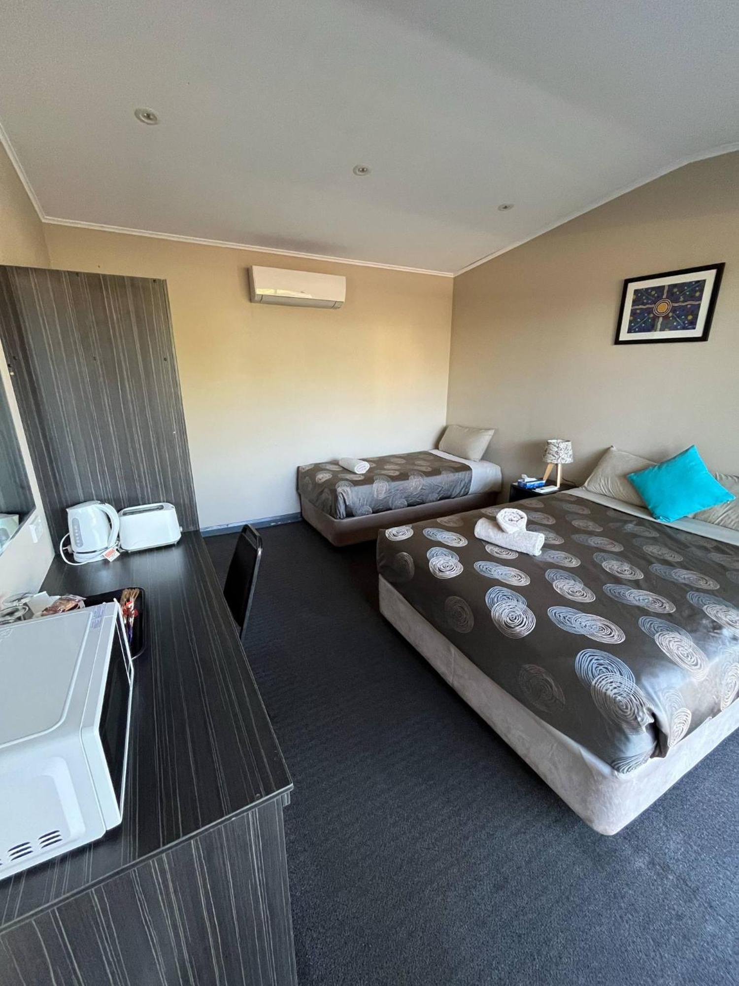 Copper City Motel โคบาร์ ภายนอก รูปภาพ
