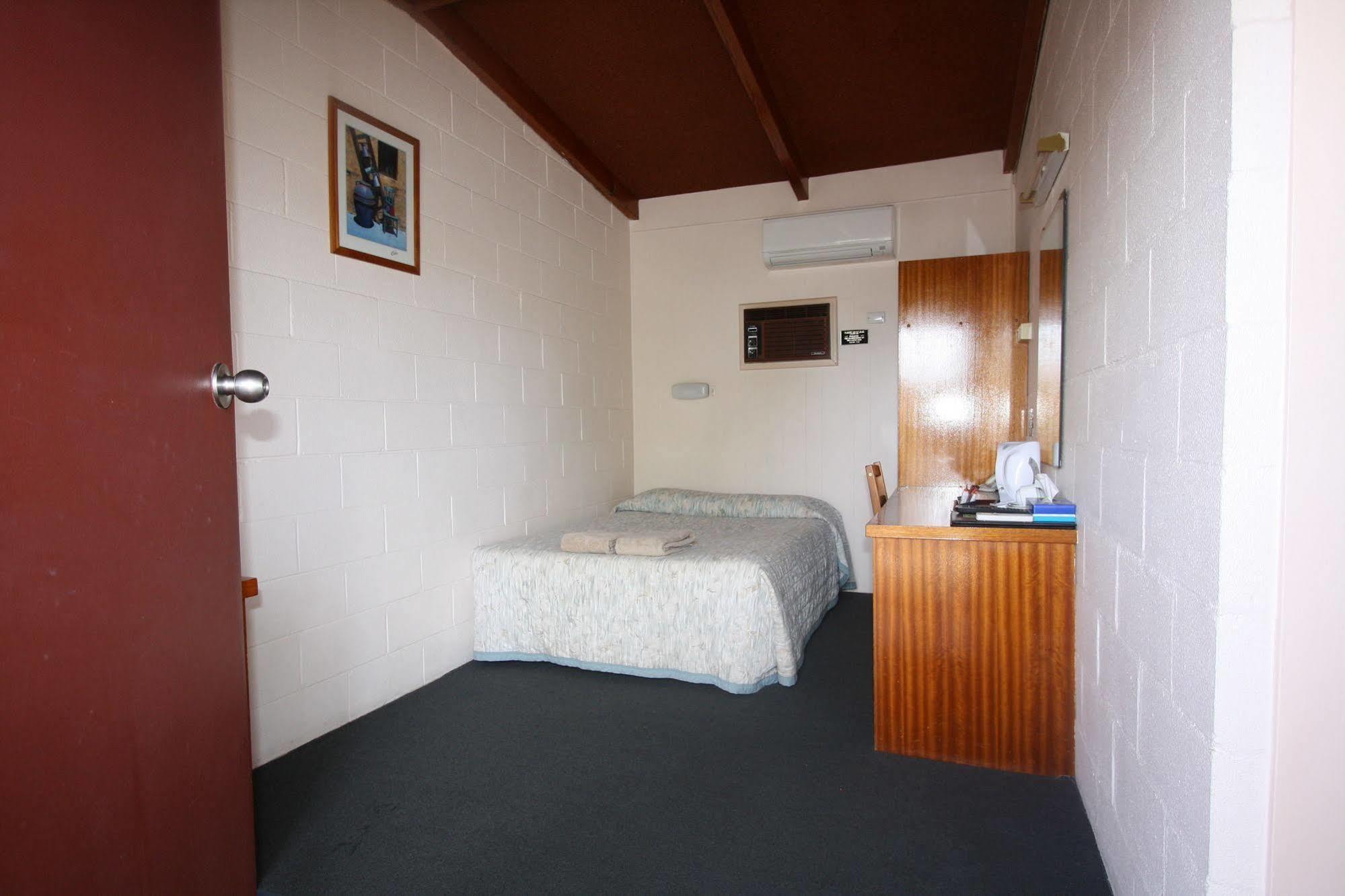Copper City Motel โคบาร์ ภายนอก รูปภาพ