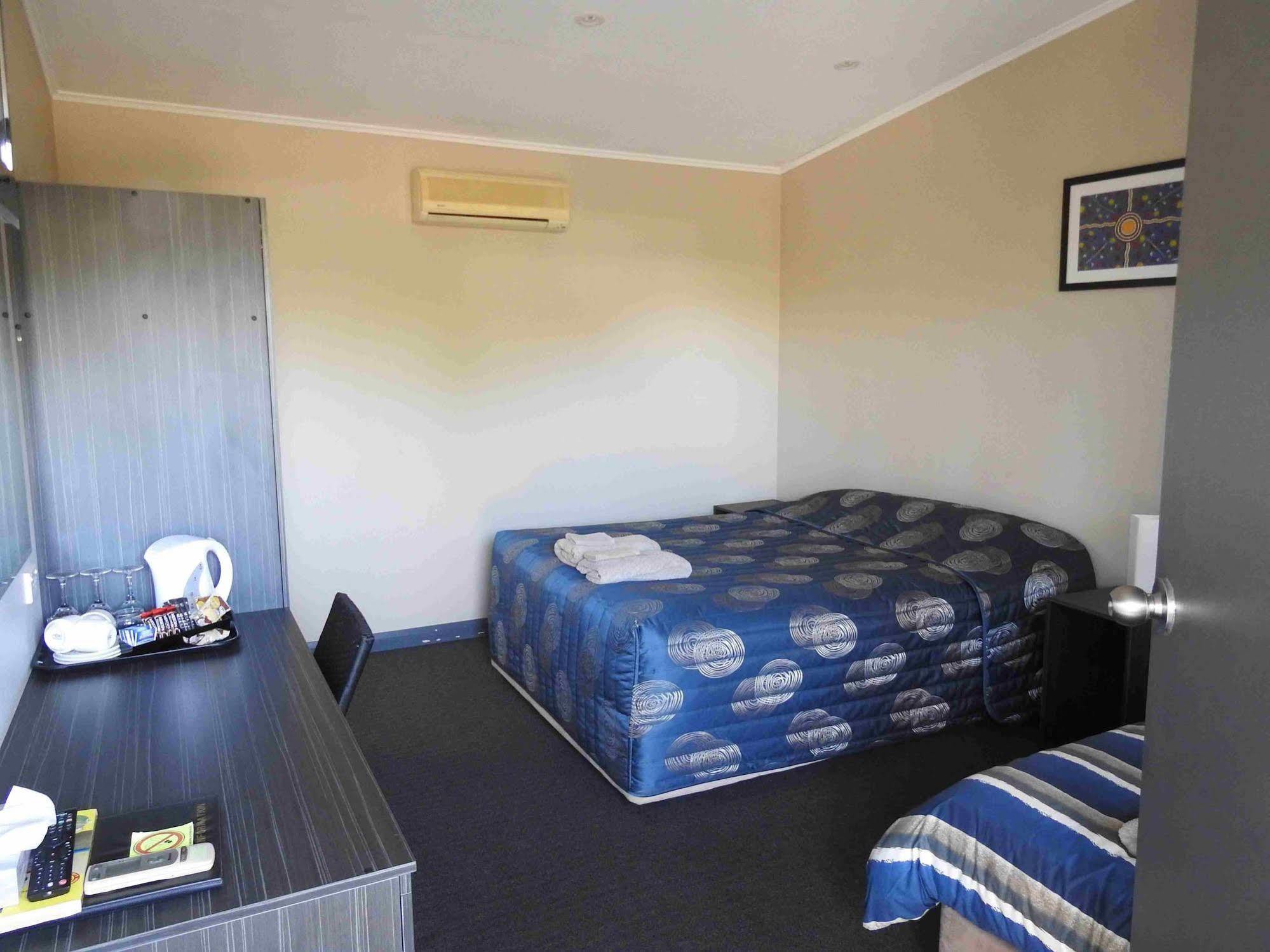 Copper City Motel โคบาร์ ภายนอก รูปภาพ