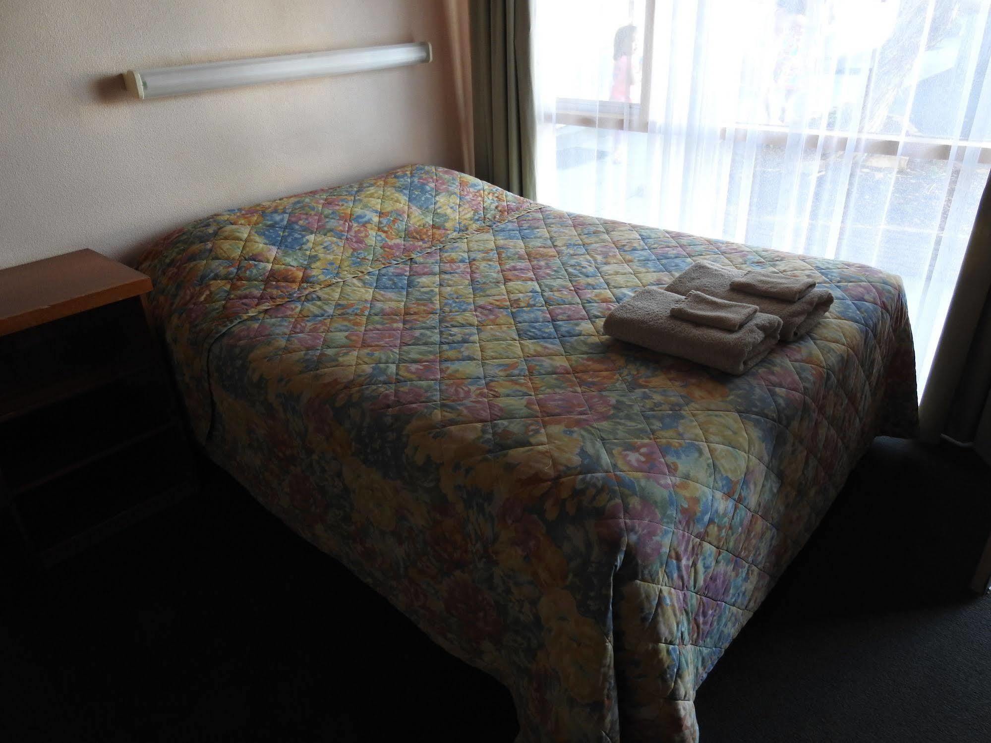 Copper City Motel โคบาร์ ภายนอก รูปภาพ