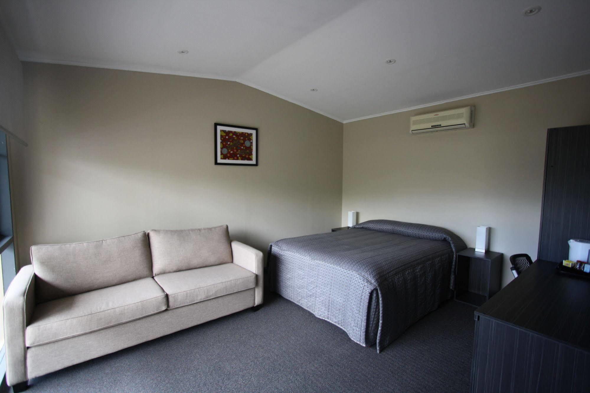 Copper City Motel โคบาร์ ภายนอก รูปภาพ