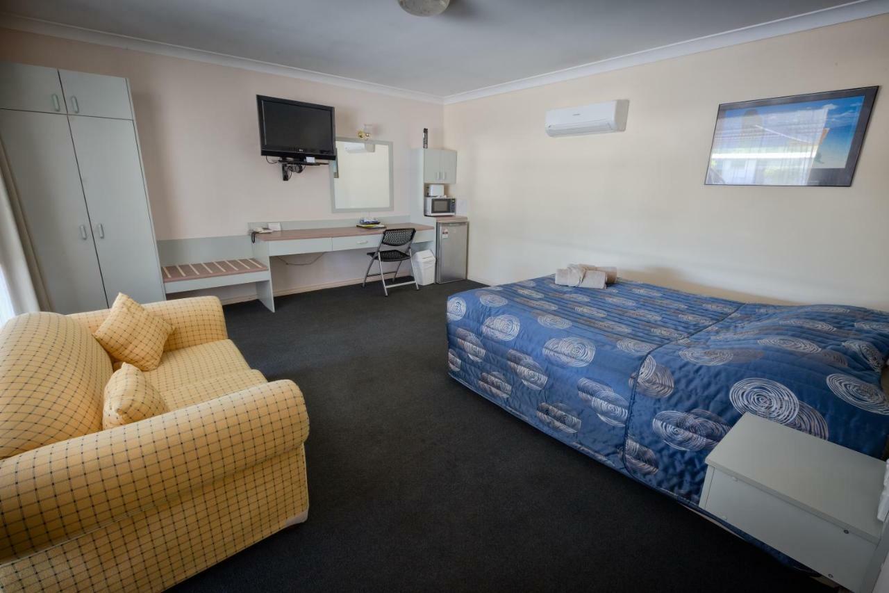 Copper City Motel โคบาร์ ภายนอก รูปภาพ