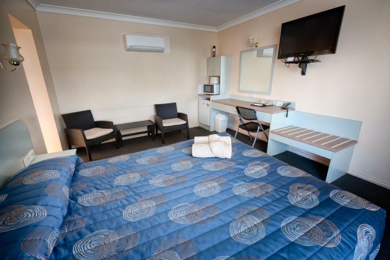 Copper City Motel โคบาร์ ภายนอก รูปภาพ