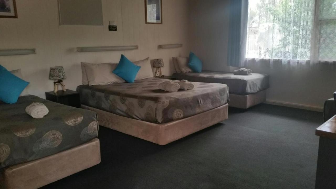 Copper City Motel โคบาร์ ภายนอก รูปภาพ