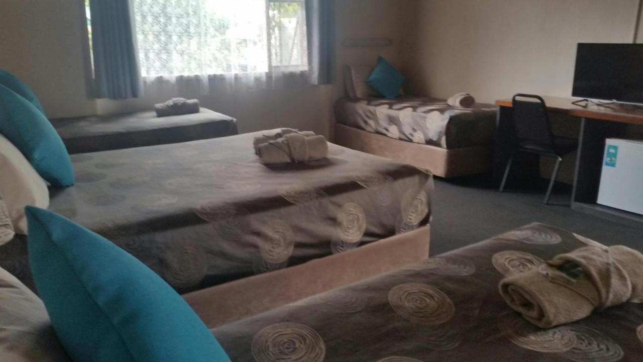 Copper City Motel โคบาร์ ภายนอก รูปภาพ
