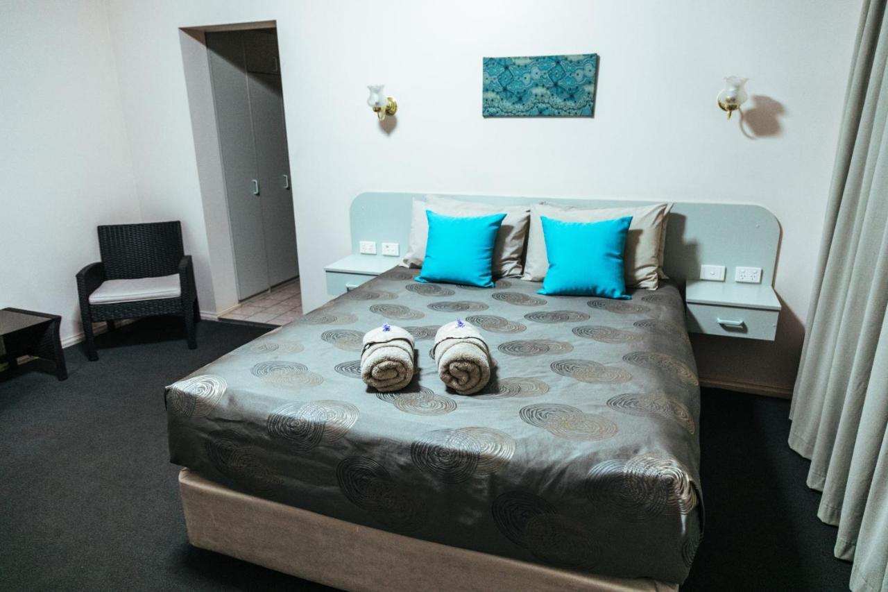 Copper City Motel โคบาร์ ภายนอก รูปภาพ